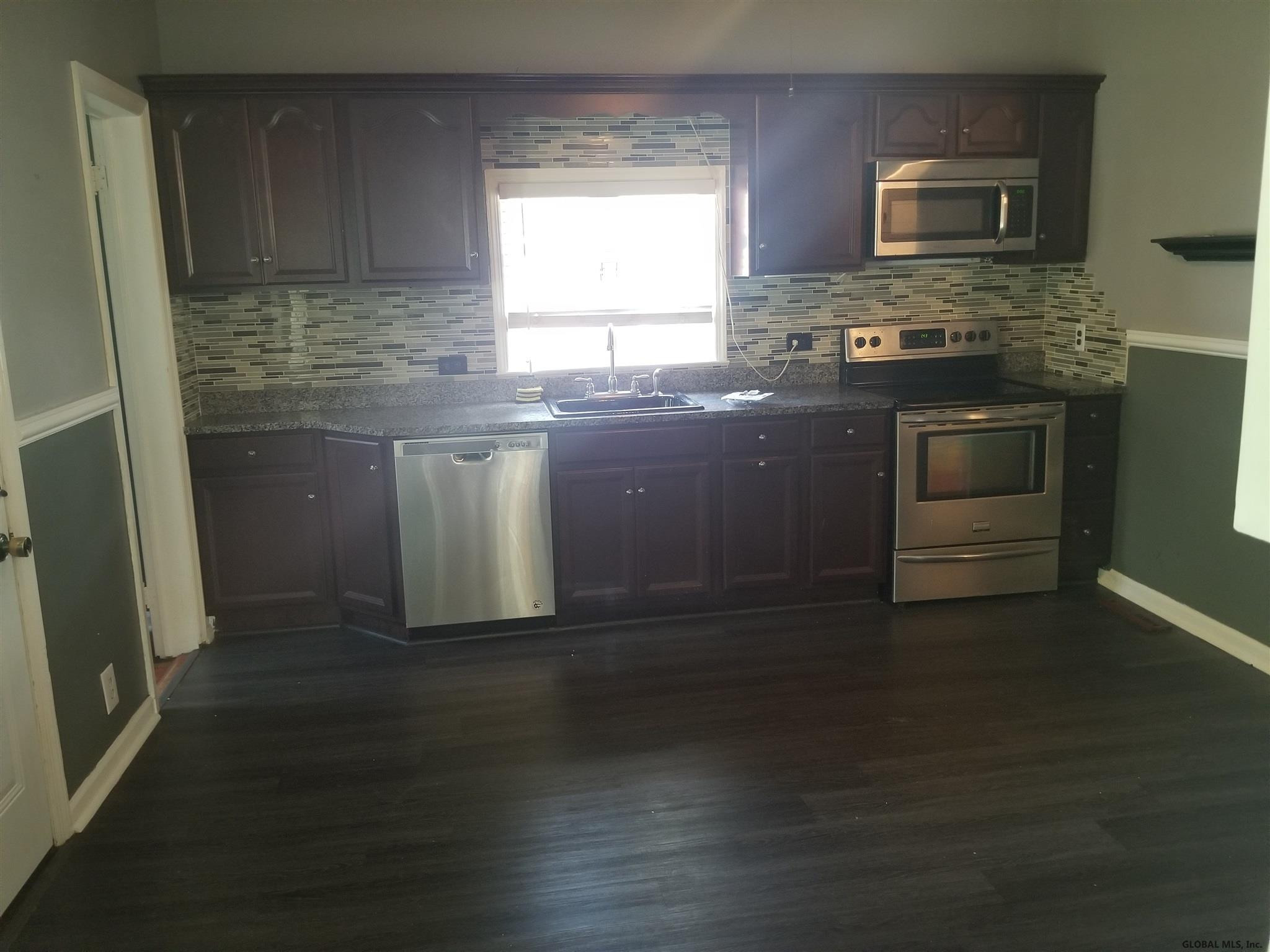 1629 Lenox Road Schenectady, NY 12308 - Photo 7 of 20 Photo 10