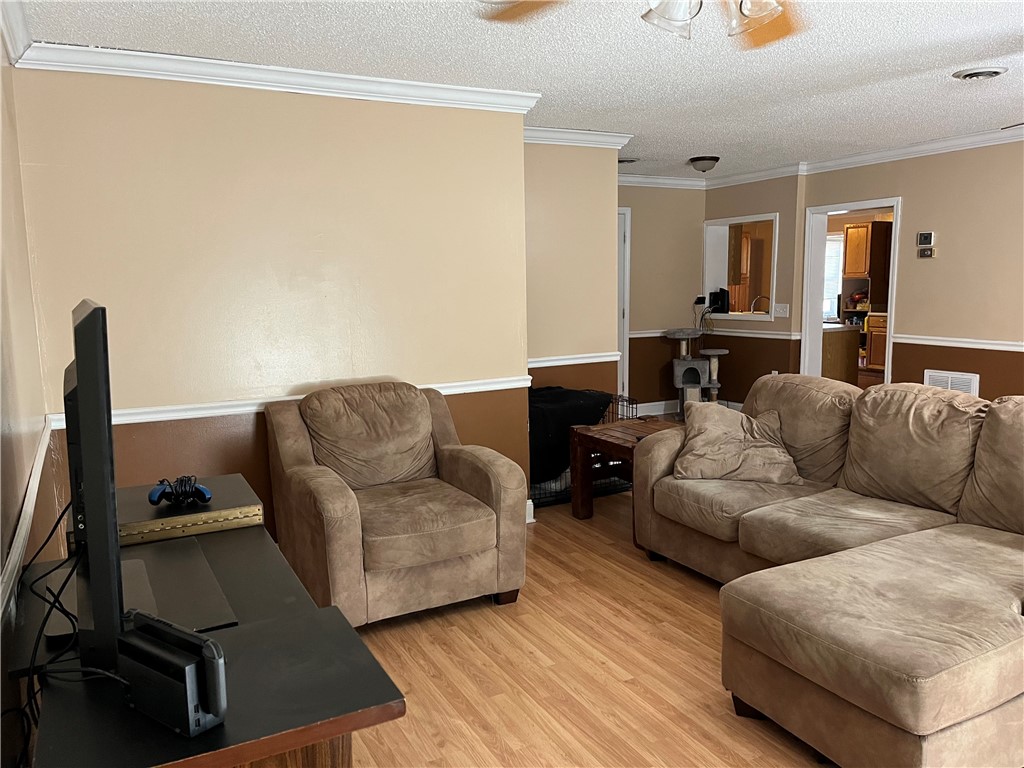 4037 Highway 252 Honea Path, SC 29654 - Photo 35 of 38 Living room