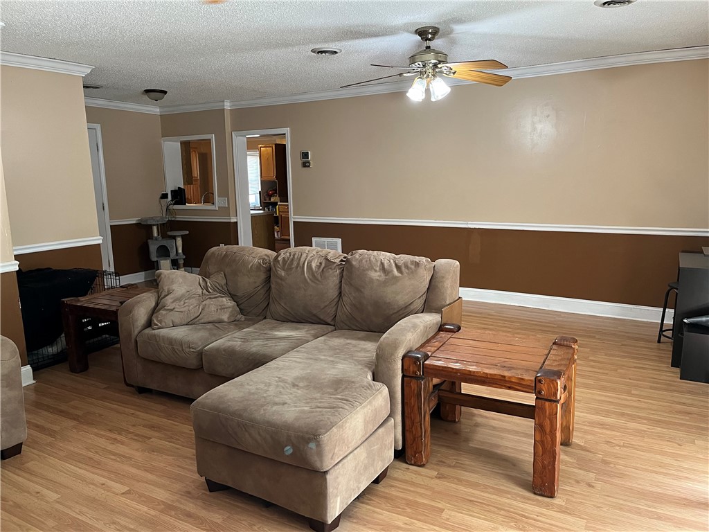 4037 Highway 252 Honea Path, SC 29654 - Photo 36 of 38 living room