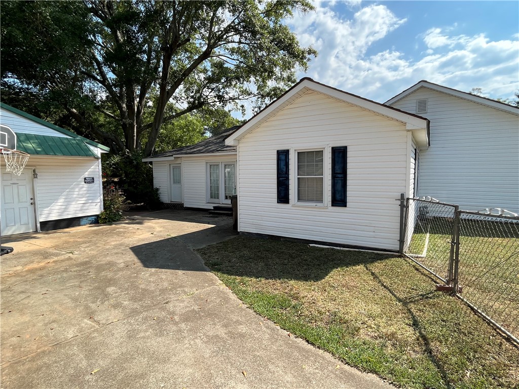 4037 Highway 252 Honea Path, SC 29654 - Photo 8 of 38 Gallery Image 8