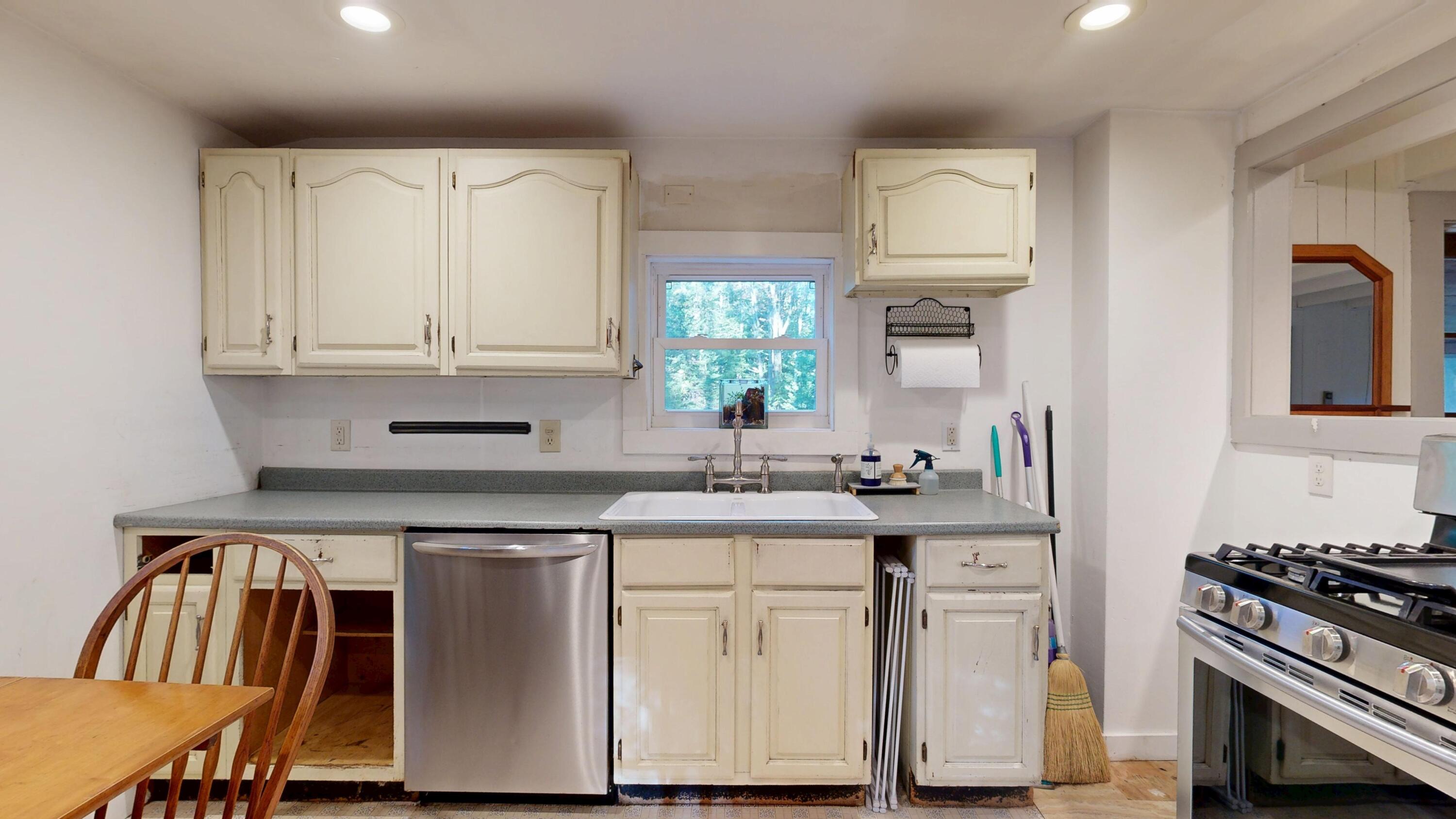 20 Spring Road Saco, ME 04072 - Photo 8 of 55 20-Spring-Road-09292025_083326