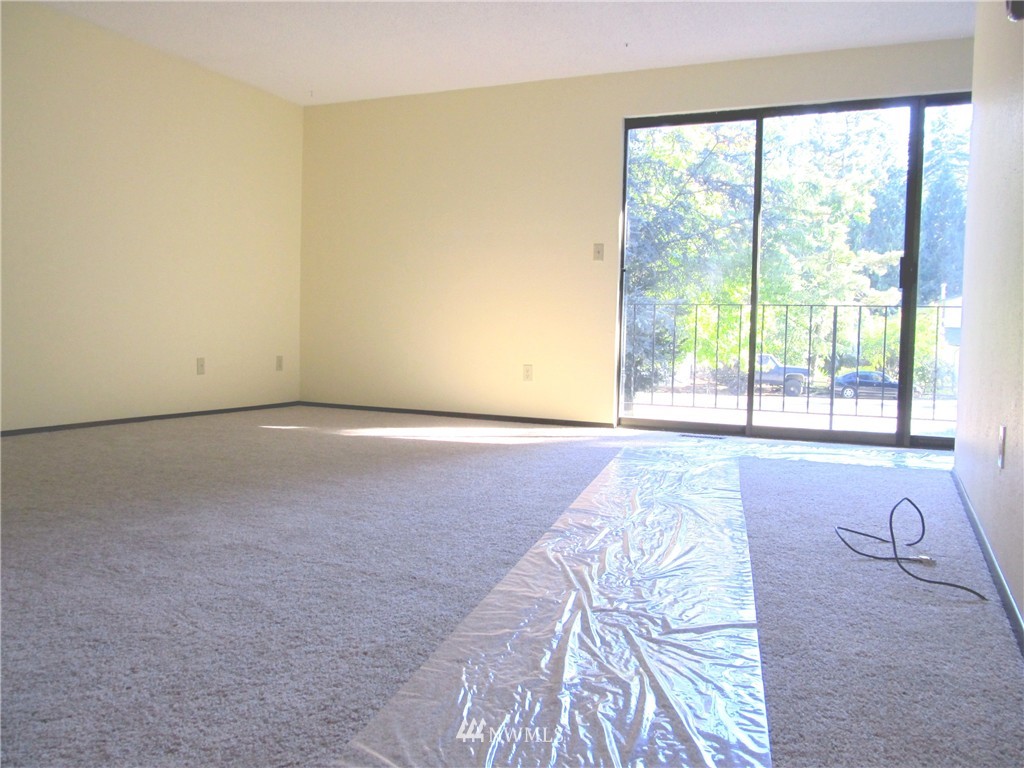 14030 Southeast 141st Street Renton, WA 98059 - Photo 11 of 23 Gallery Image 11