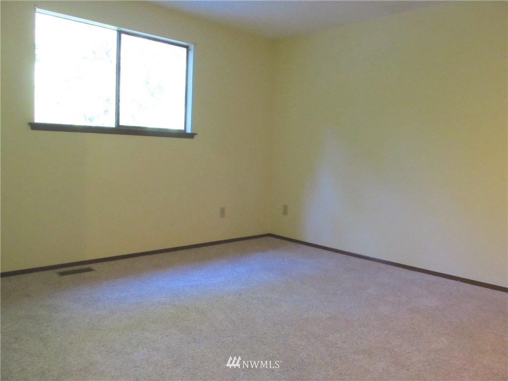 14030 Southeast 141st Street Renton, WA 98059 - Photo 13 of 23 Gallery Image 13