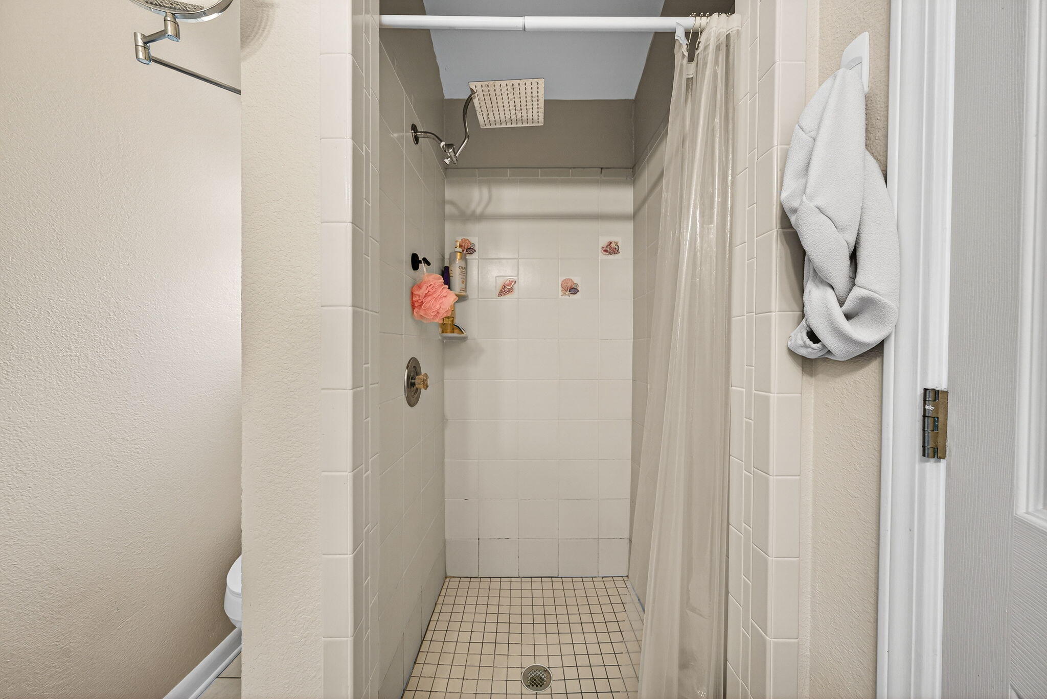 2554 Bay Grove Road Freeport, FL 32439 - Photo 20 of 51 Ensuite Priary Bath