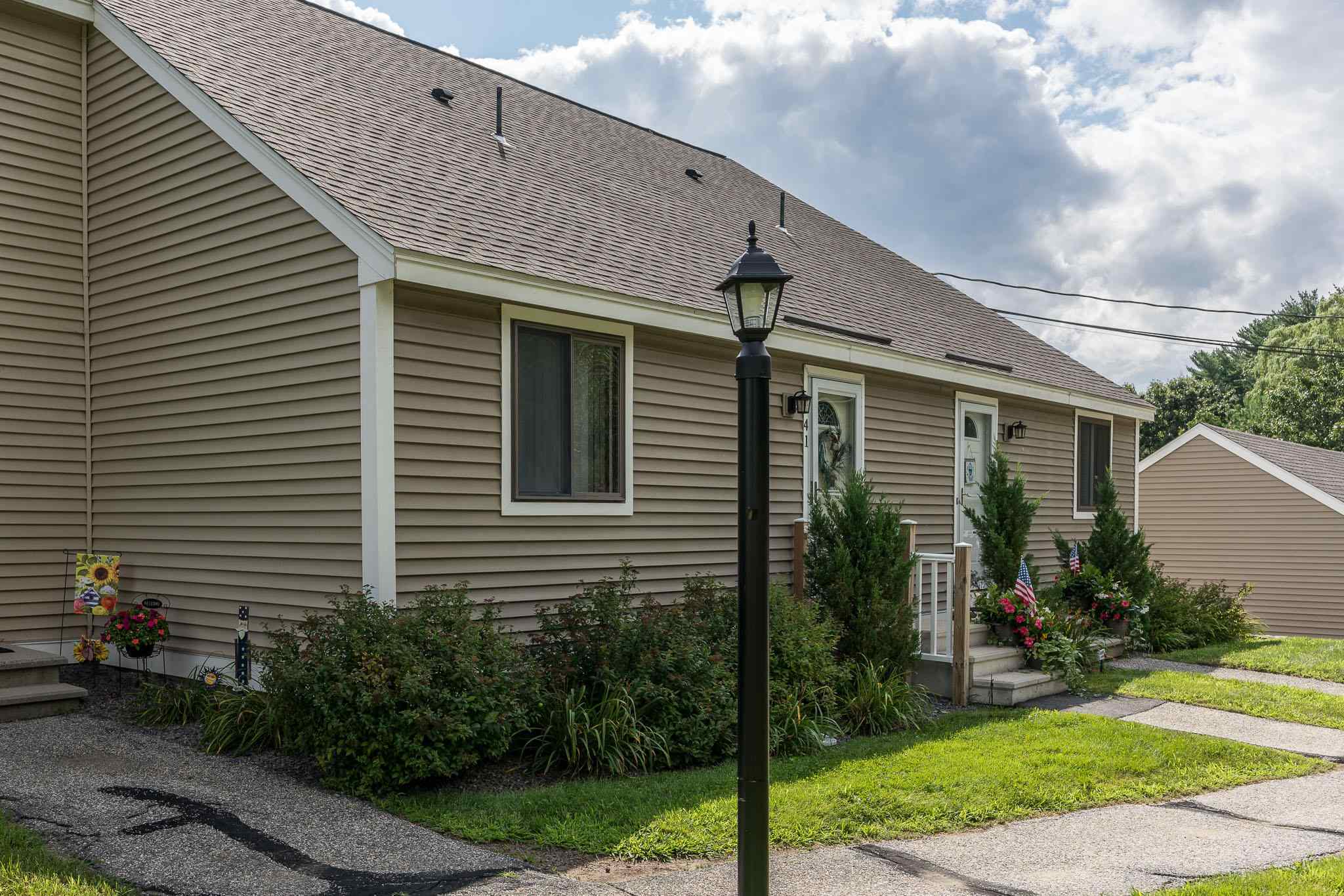 73 Old Nashua Road, Unit 41 Londonderry, NH 03053 - Photo 1 of 40 Gallery Image 1