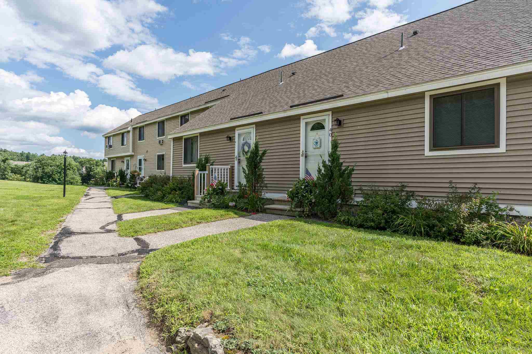 73 Old Nashua Road, Unit 41 Londonderry, NH 03053 - Photo 2 of 40 Gallery Image 2