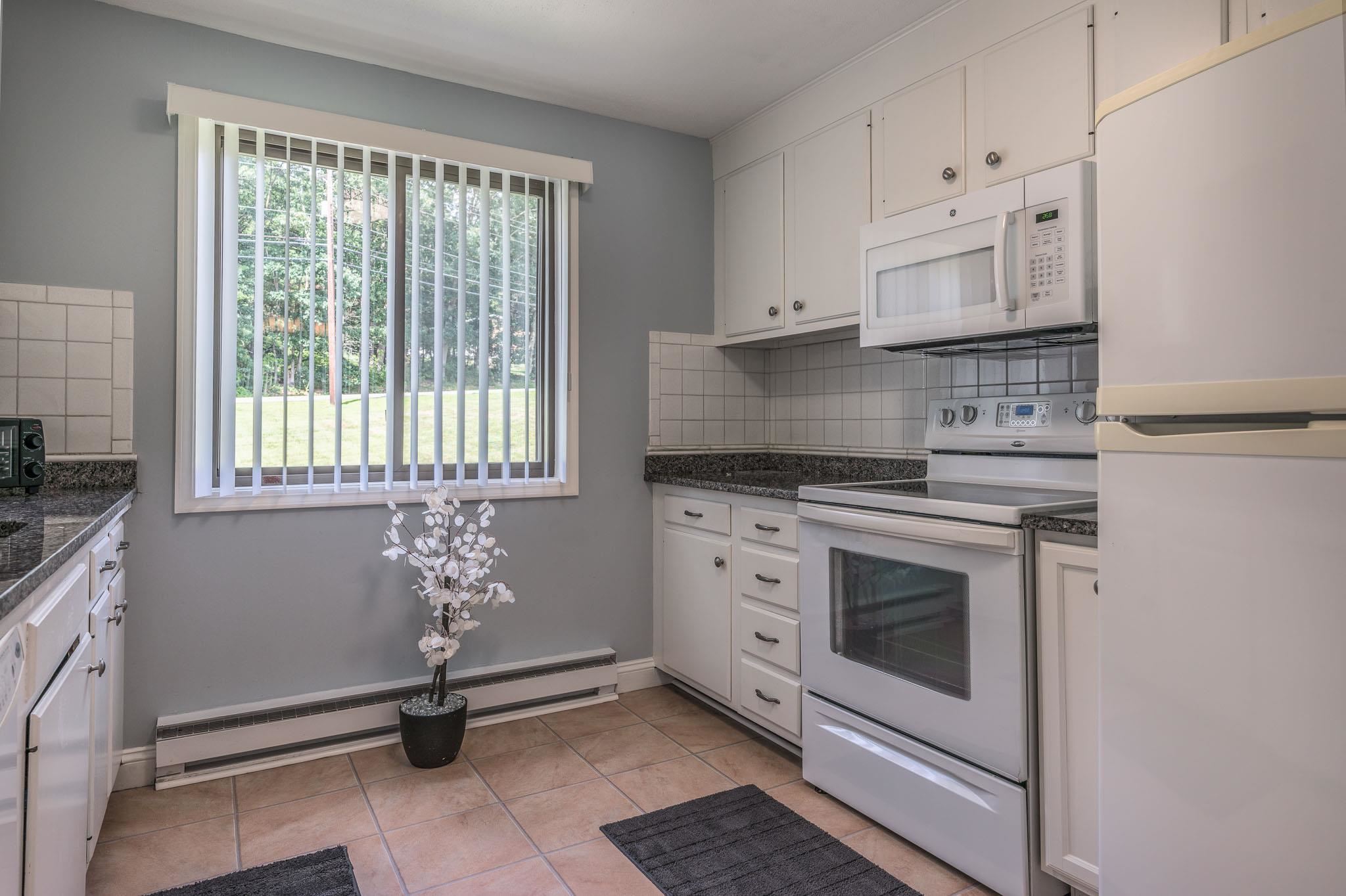 73 Old Nashua Road, Unit 41 Londonderry, NH 03053 - Photo 11 of 40 Gallery Image 11