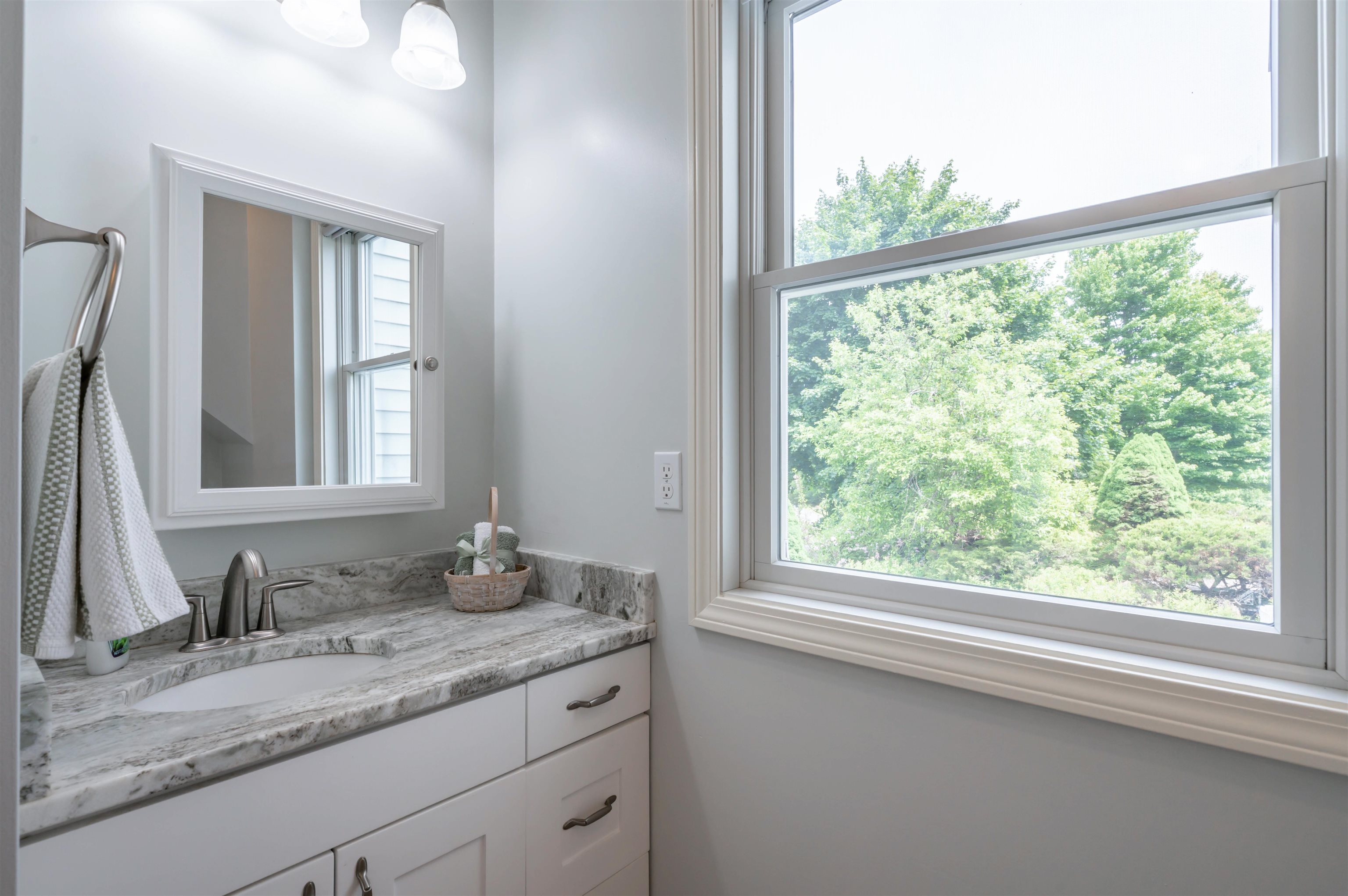7 Longview Circle Pelham, NH 03076 - Photo 27 of 39