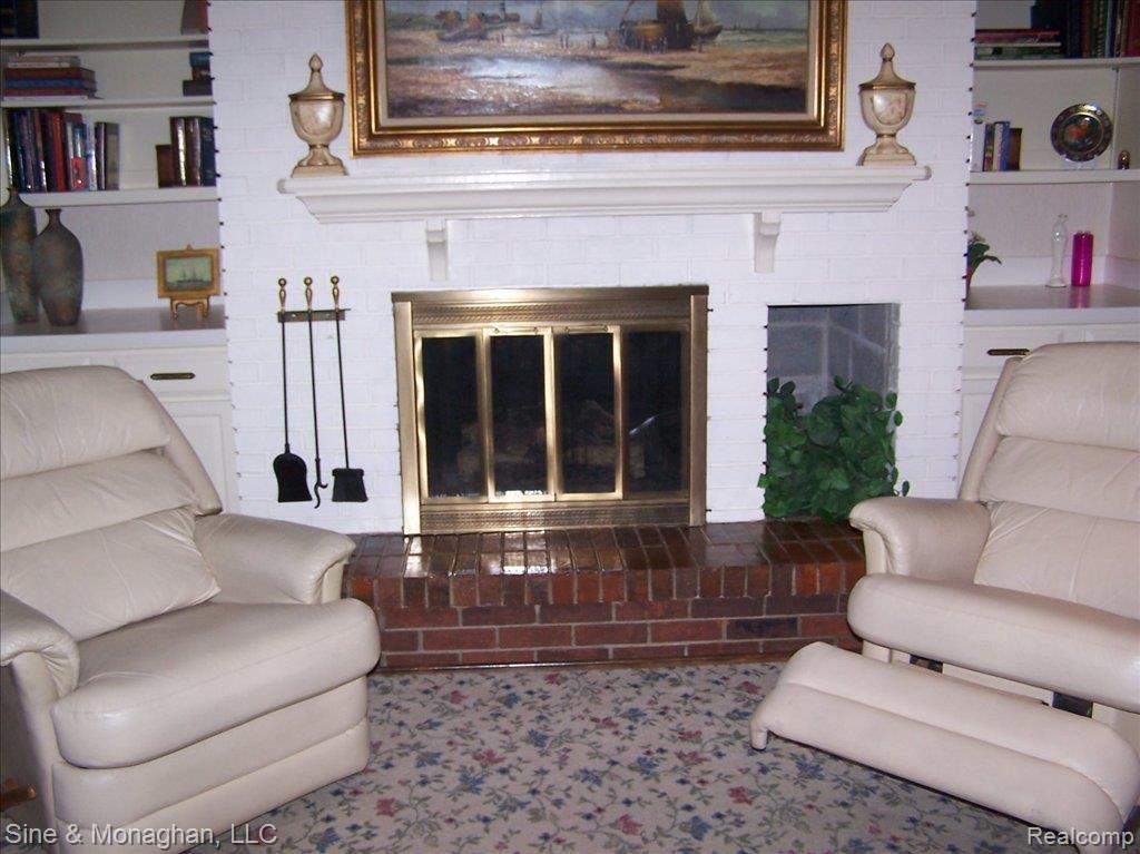 369 Stratford Road St. Clair, MI 48079 - Photo 3 of 7 100_3991