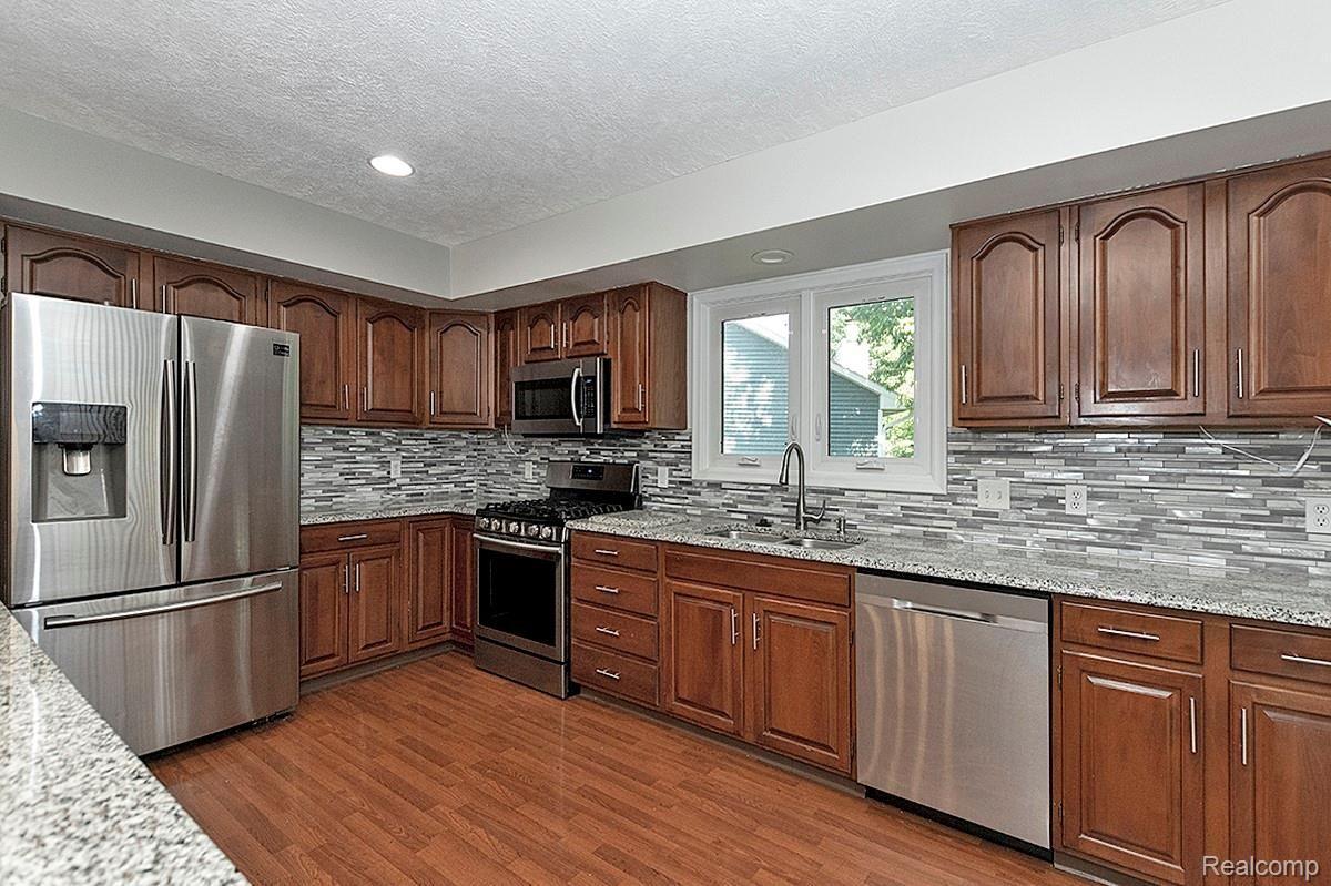 3515 Apple Valley Road Okemos, MI 48864 - Photo 6 of 39 2AV kitchen 3.JPG