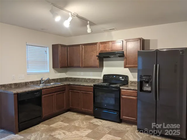 $1,825 | 2040 East Park Drive, Lancaster, SC 29720