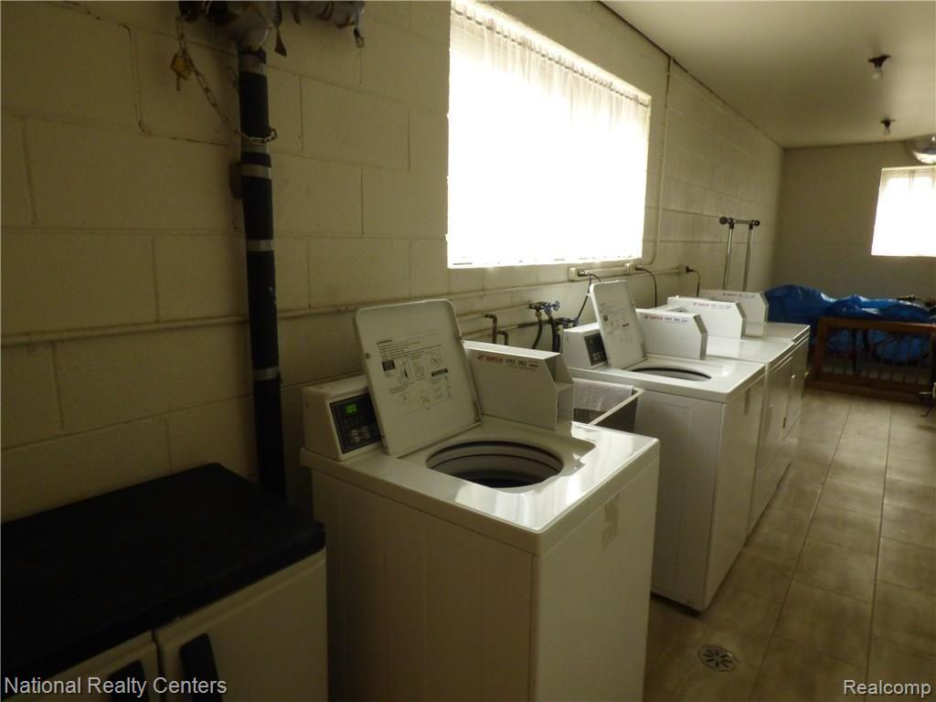 2859 East Maple Road, Unit 16 Birmingham, MI 48009 - Photo 9 of 9