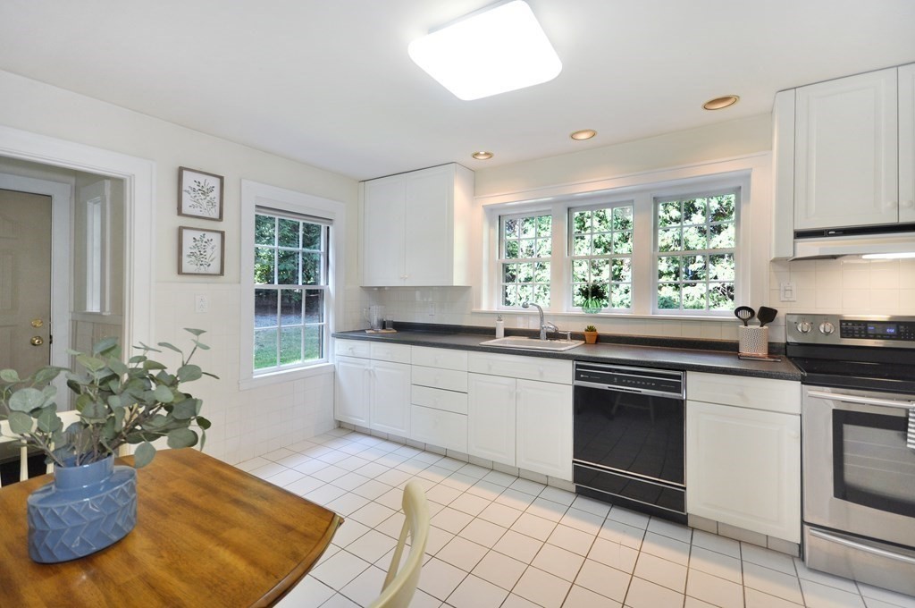 14 Winchester Road Arlington, MA 02474 - Photo 21 of 42
