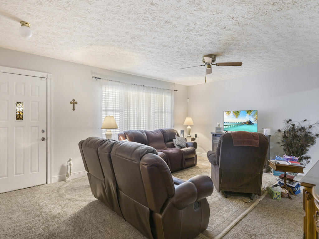 6503 Sebastian Road Fort Pierce, FL 34951 - Photo 5 of 29 0B2A4131