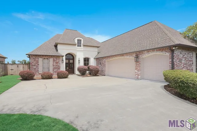 $584,000 | 13534 Kings Ct Avenue, Baton Rouge, LA 70810