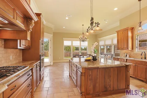 $584,000 | 13534 Kings Ct Avenue, Baton Rouge, LA 70810