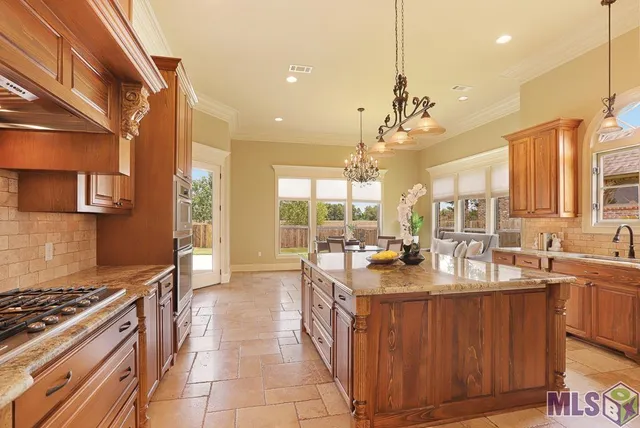 $584,000 | 13534 Kings Ct Avenue, Baton Rouge, LA 70810