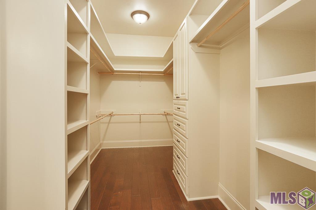 13534 Kings Ct Avenue Baton Rouge, LA 70810 - Photo 21 of 31 Primary Closet