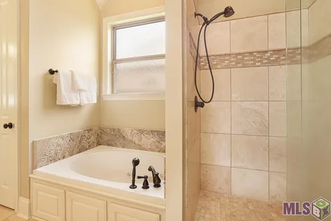 $584,000 | 13534 Kings Ct Avenue, Baton Rouge, LA 70810