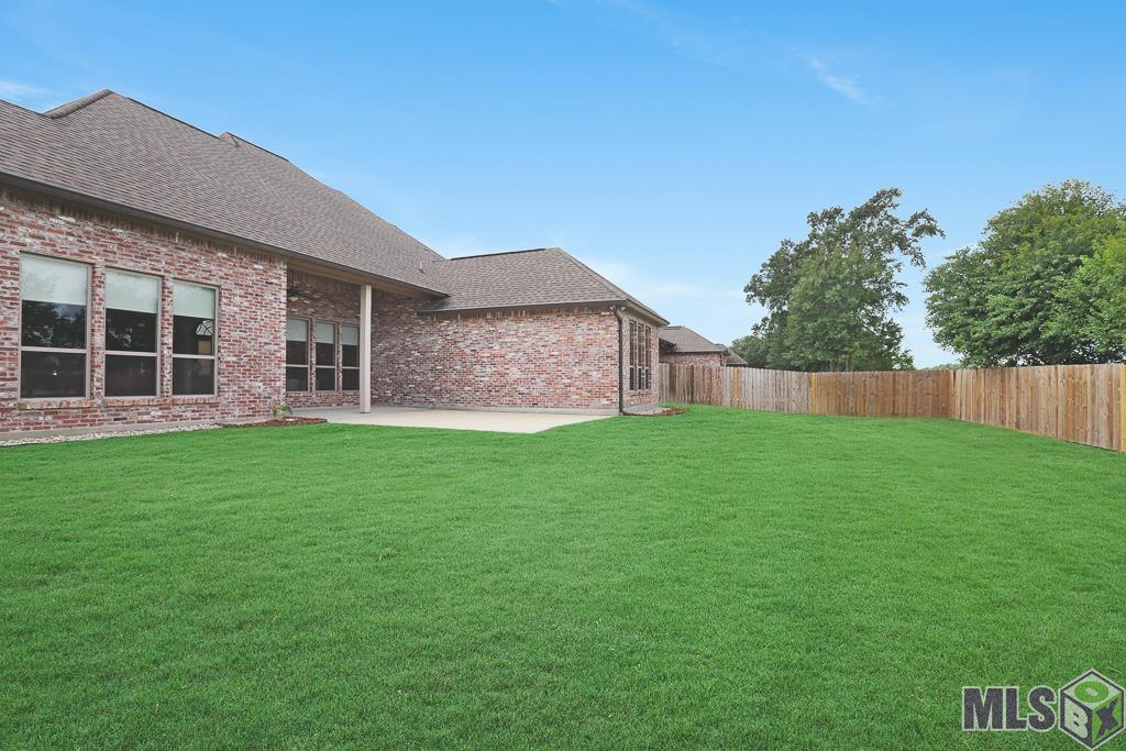 13534 Kings Ct Avenue Baton Rouge, LA 70810 - Photo 30 of 31 Back Patio has Plumbing for an Outside Kitchen