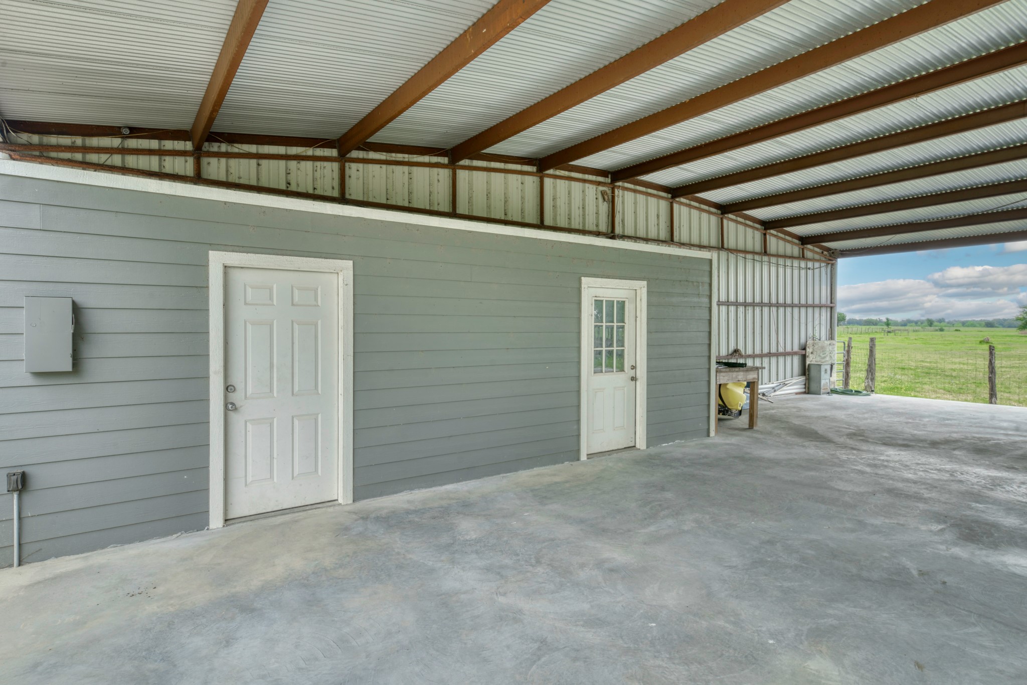 2266 Dutton Lane Madisonville, TX 77864 - Photo 28 of 50 a view of empty room with garage