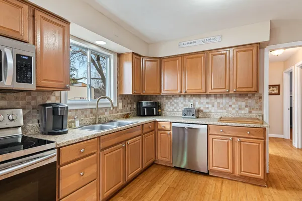 $430,000 | 3 Logwood Street, South Burlington, VT 05403