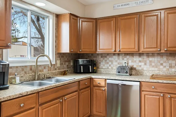 $430,000 | 3 Logwood Street, South Burlington, VT 05403