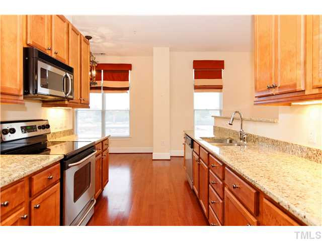 317 West Morgan Street, Unit 401 Raleigh, NC 27601 - Photo 9 of 25 Kitchen