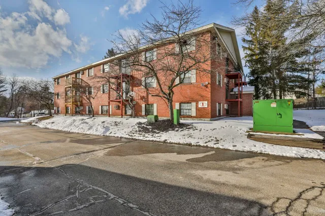 $160,000 | 12 East Side Drive, Unit 19, Concord, NH 03301