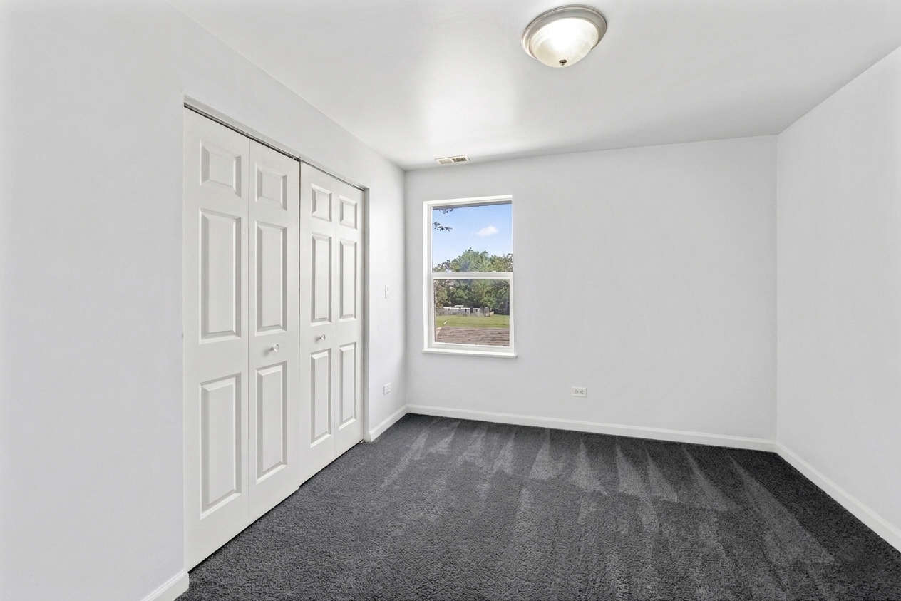 207 South Ottawa Street Joliet, IL 60436 - Photo 12 of 24