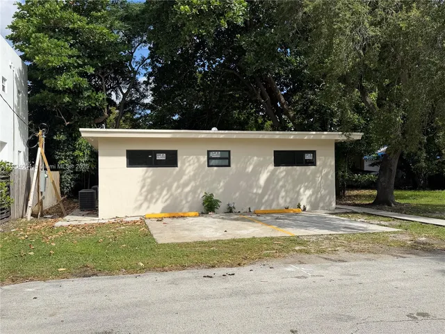 $2,500 | 3801 Thomas Avenue, Unit 3801, Miami, FL 33133