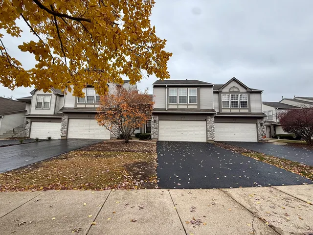 $2,450 | 3123 Ollerton Avenue, Aurora, IL 60502