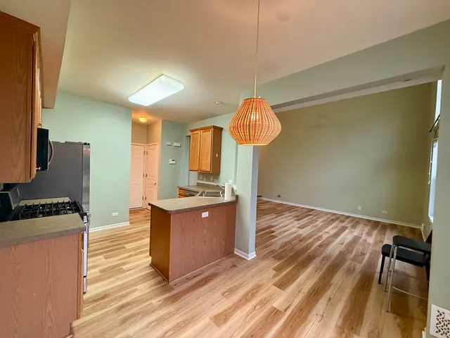 $2,450 | 3123 Ollerton Avenue, Aurora, IL 60502