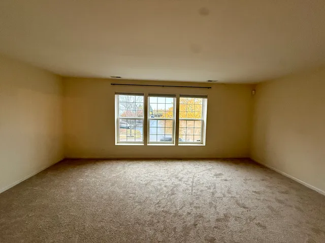 $2,450 | 3123 Ollerton Avenue, Aurora, IL 60502