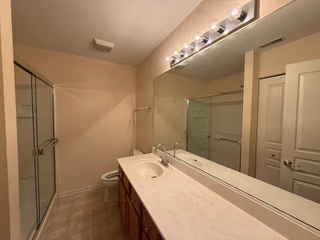 $2,450 | 3123 Ollerton Avenue, Aurora, IL 60502