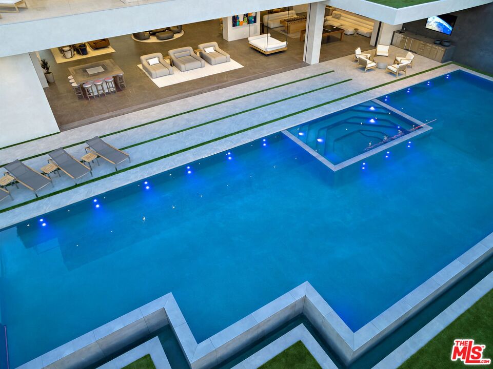 53804 Ross Avenue La Quinta, CA 92253 - Photo 4 of 29 a view of sitting area with chairs