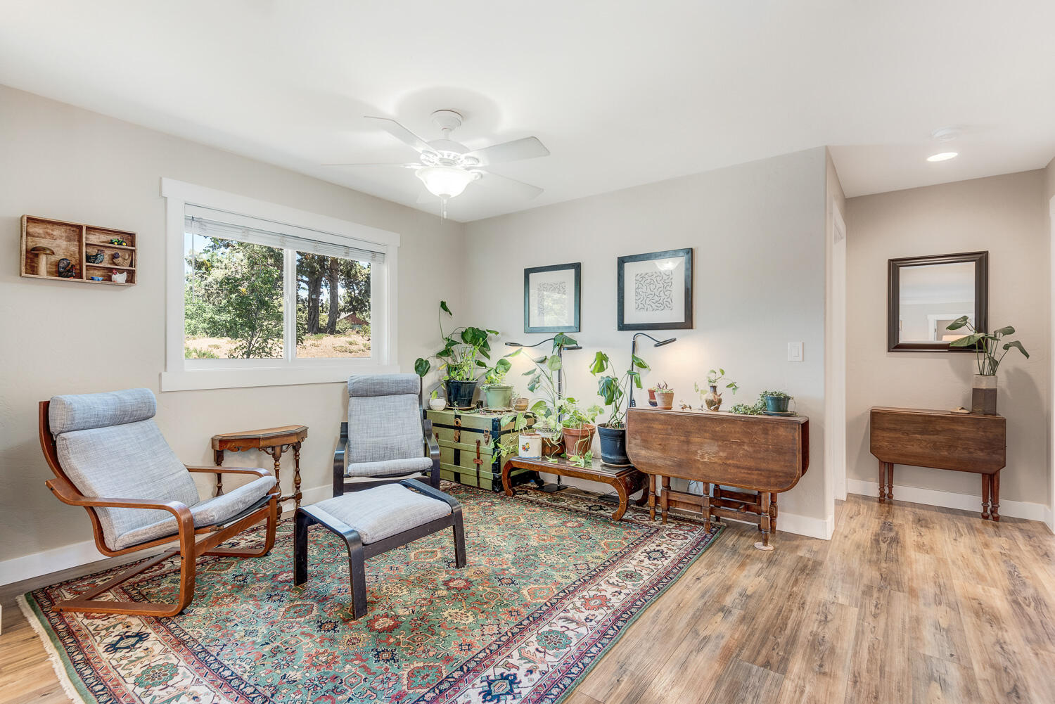 63406 Vogt Road Bend, OR 97701 - Photo 10 of 27 Sitting area