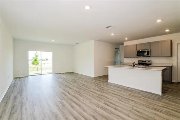 $2,695 | Undisclosed Address, Tavares, FL 32778
