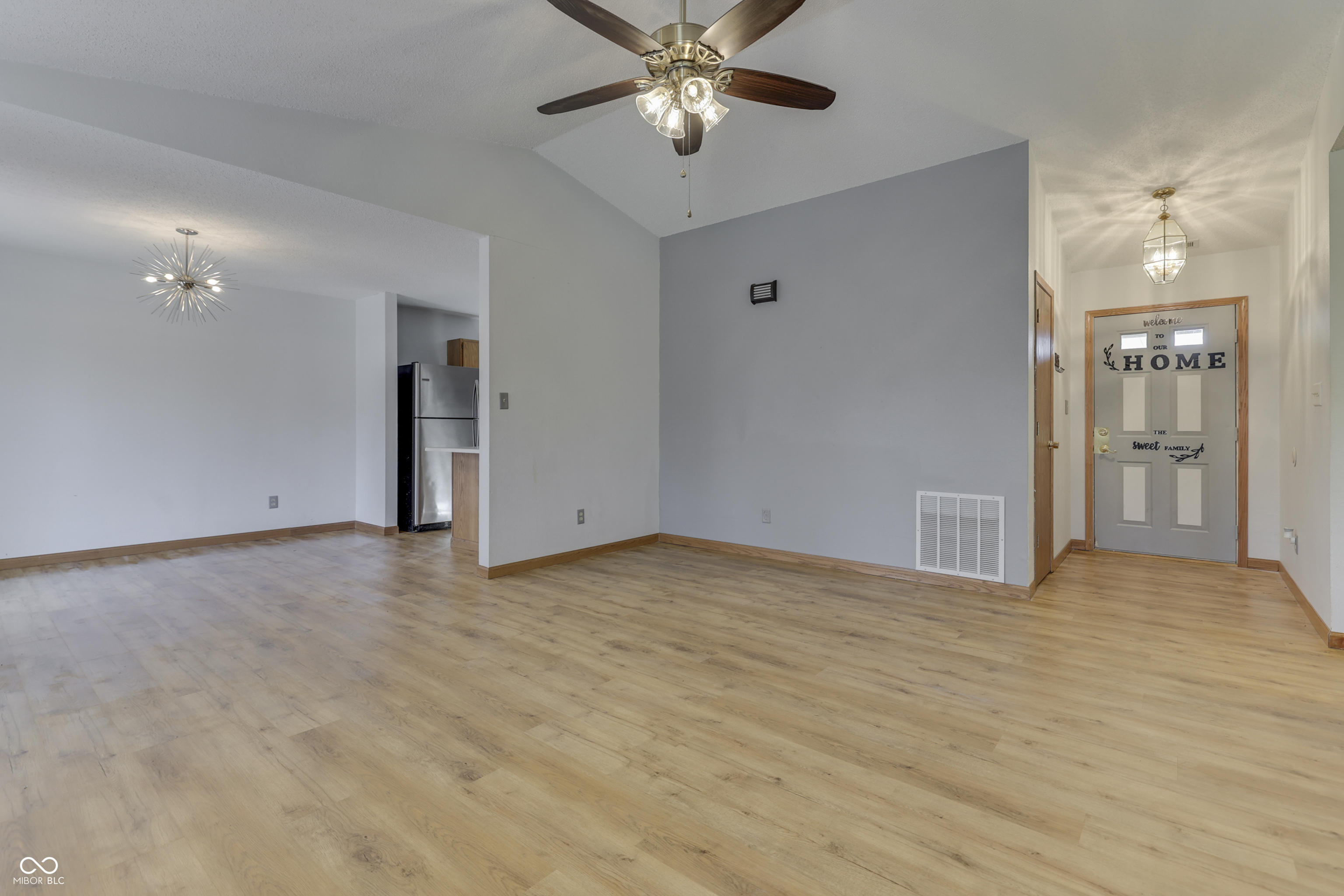 5364 Milhouse Road Indianapolis, IN 46221 - Photo 7 of 31