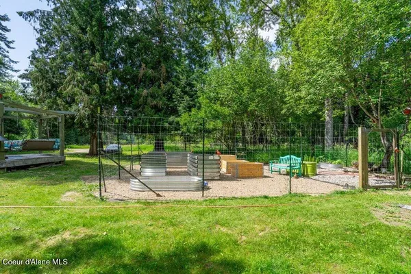 $1,000,000 | 20264 Coeur D'Alene River Road, Wallace, ID 83873