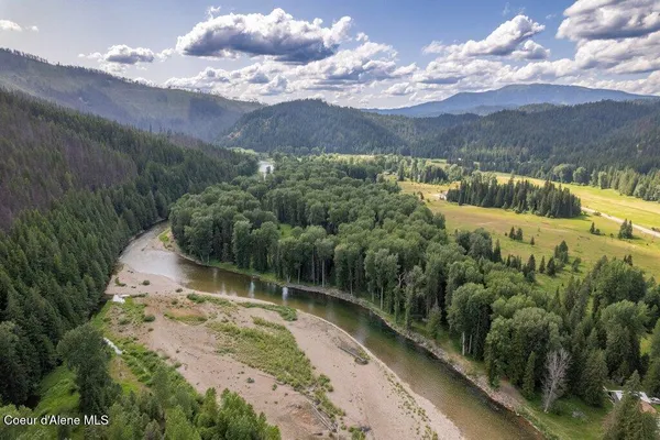 $1,000,000 | 20264 Coeur D'Alene River Road, Wallace, ID 83873