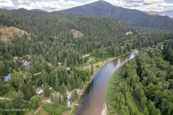 $1,000,000 | 20264 Coeur D'Alene River Road, Wallace, ID 83873
