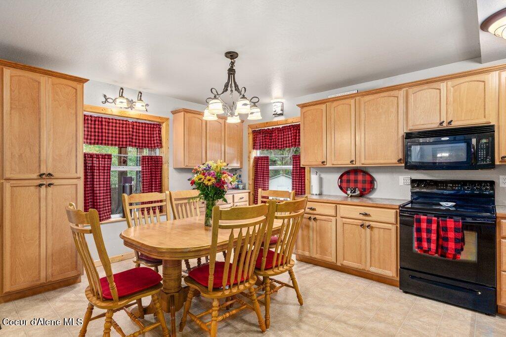 20264 Coeur D'Alene River Road Wallace, ID 83873 - Photo 5 of 43 Kitchen (2)