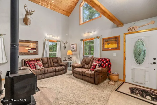 $1,000,000 | 20264 Coeur D'Alene River Road, Wallace, ID 83873