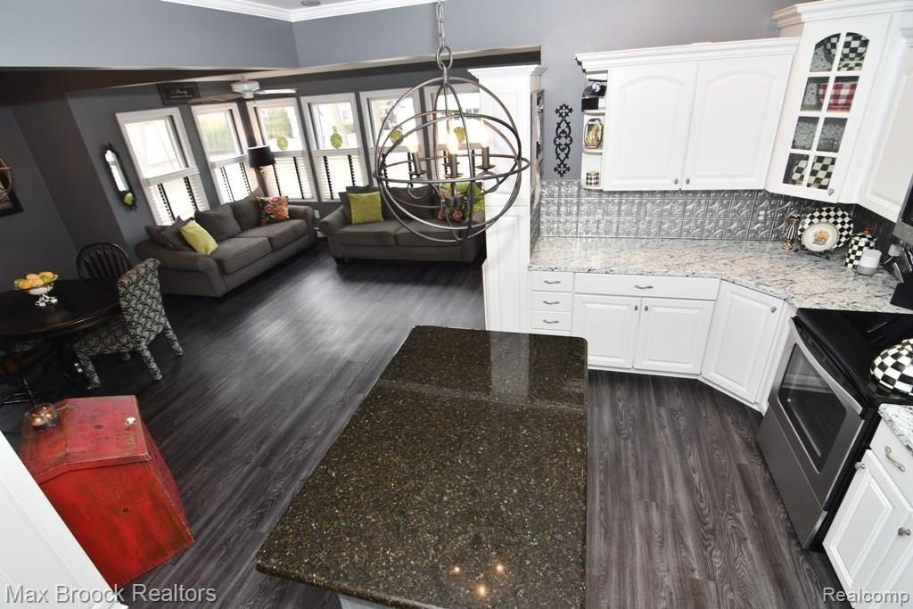 18 North Holcomb Road Clarkston, MI 48346 - Photo 49 of 55