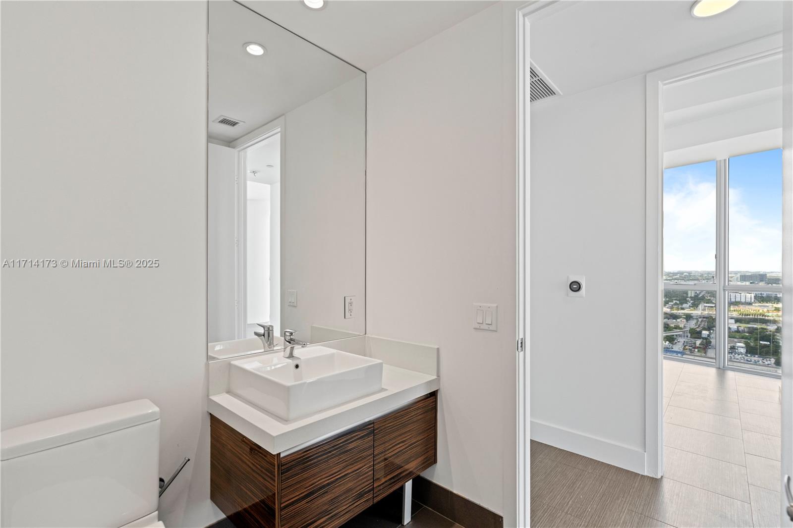 1100 Biscayne Boulevard, Unit 4005 Miami, FL 33132 - Photo 26 of 53