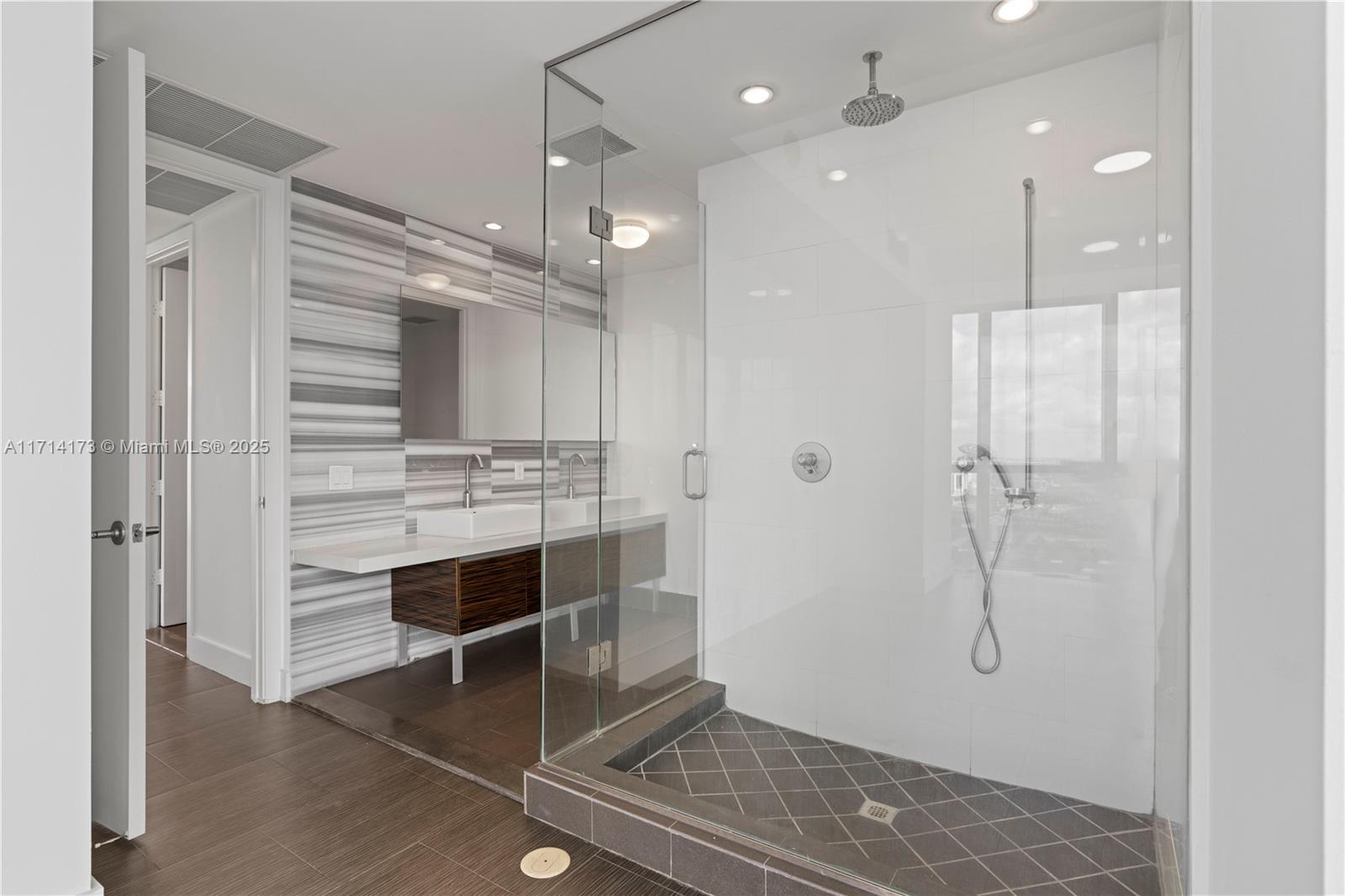 1100 Biscayne Boulevard, Unit 4005 Miami, FL 33132 - Photo 27 of 53