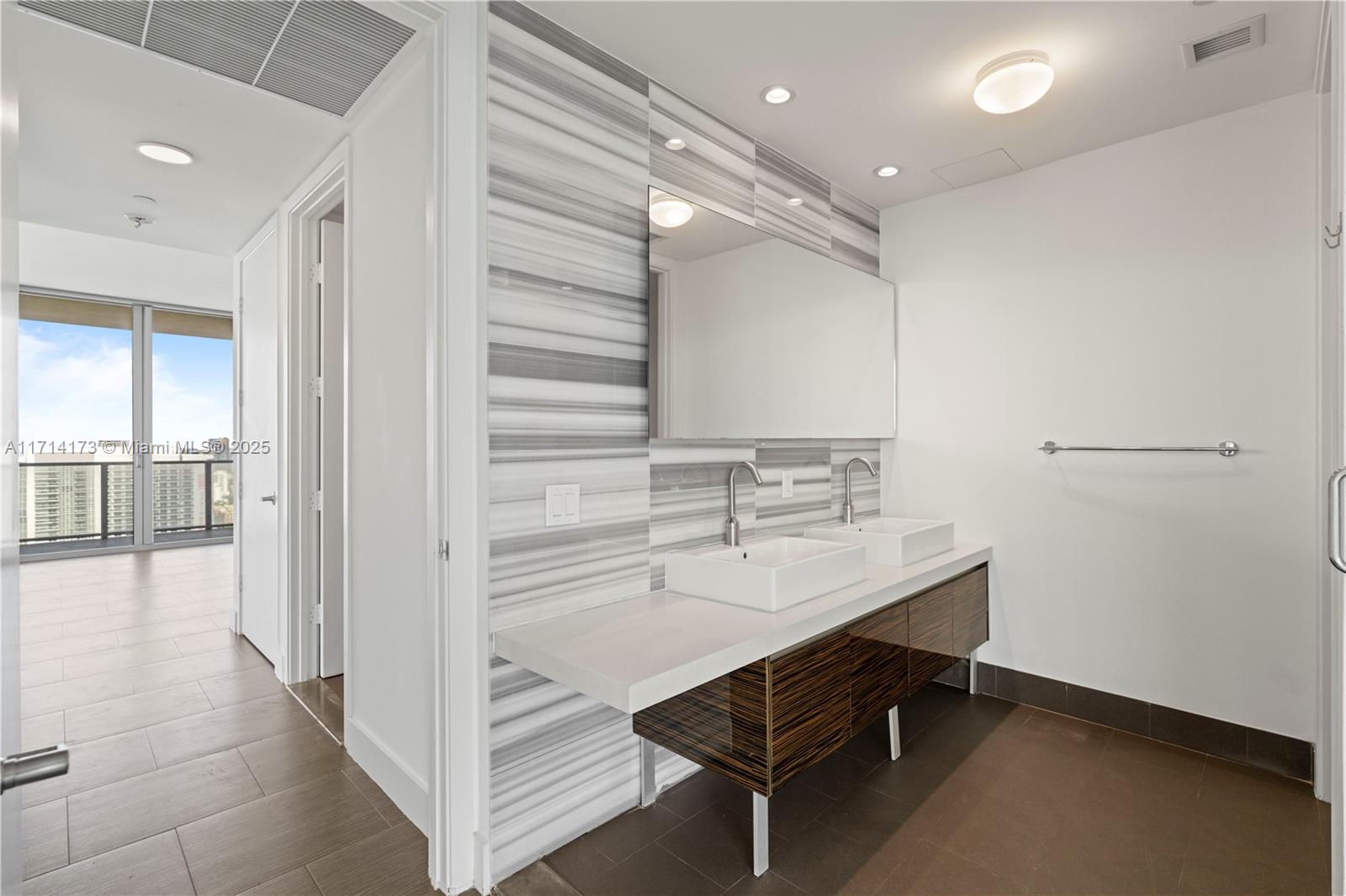 1100 Biscayne Boulevard, Unit 4005 Miami, FL 33132 - Photo 28 of 53