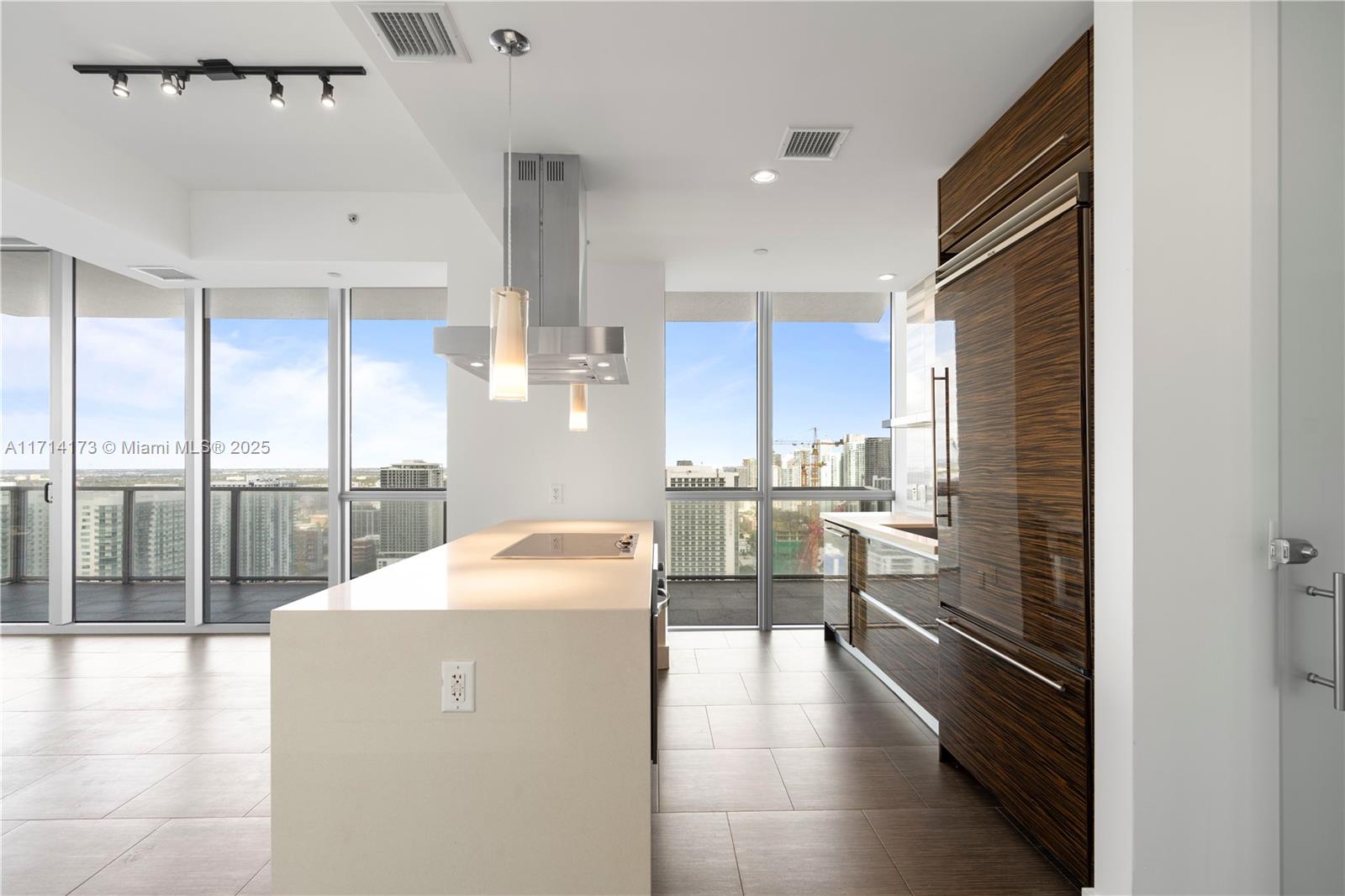 1100 Biscayne Boulevard, Unit 4005 Miami, FL 33132 - Photo 7 of 53