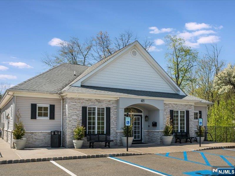 17 Pacio Court, Unit 2017 Roseland, NJ 07068 - Photo 34 of 38